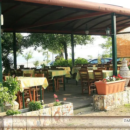 Eleni Develiki イエリソス